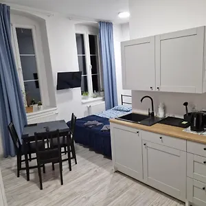 https://studio-centrum-polwiejska-11b.poznan-hotels.com