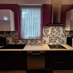 https://apartments-komel-i.in-istria.net