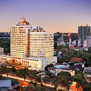 Hotel Sofitel Saigon Plaza *****
